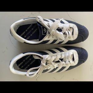 Navy Adidas sneakers women’s 8